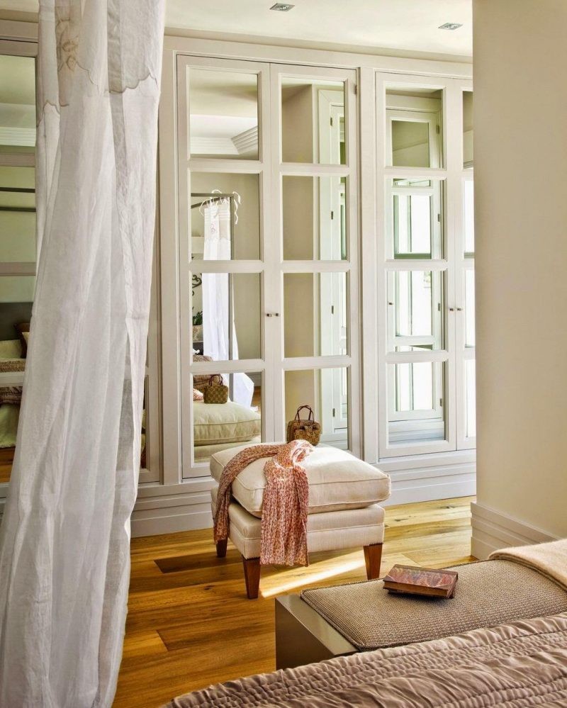 We’ll come back to some more ideas for windowless rooms using mirrors in a sec.