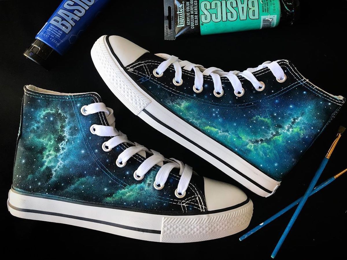 Lanchen also decorates shoes with colorful nebulas…