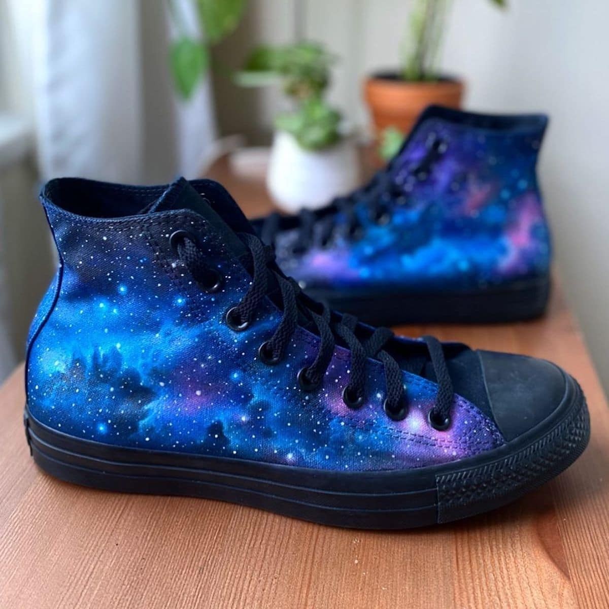 Lanchen also decorates shoes with colorful nebulas…